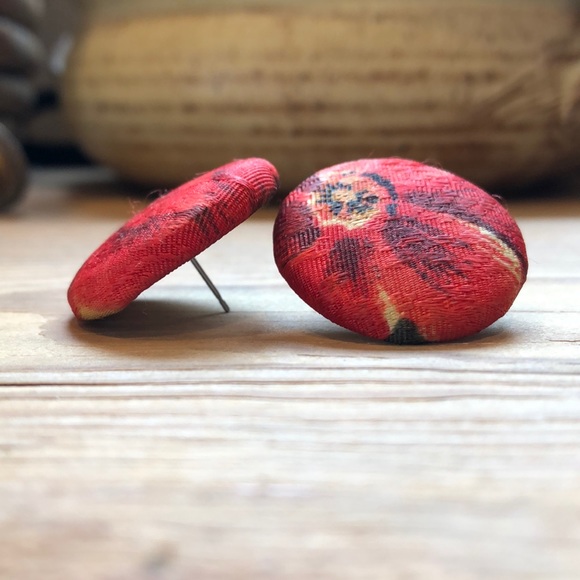 Vintage | Statement Button-style Pierced Earrings - Picture 4 of 7